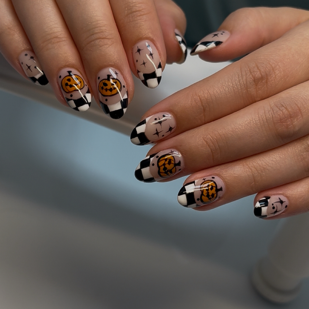 Level 2 Design at Raye Nails in Maumee, OH