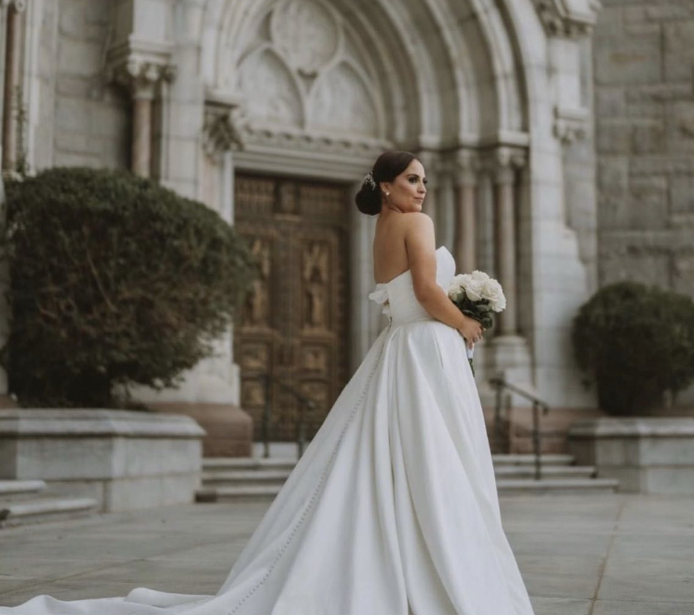 Spray Tannig Noivas at Jessica Luchesi Skin Wellness in Elizabeth, NJ