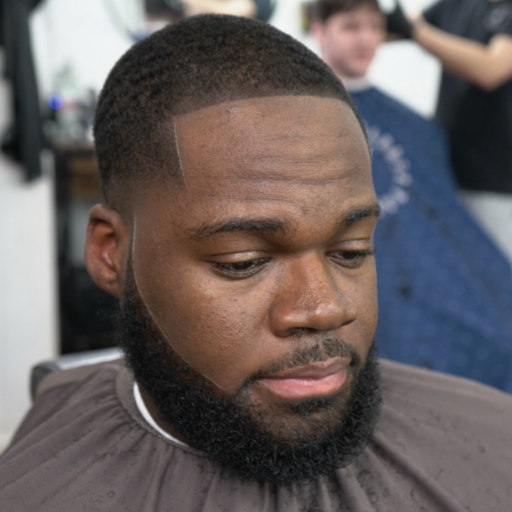 Harcut+Beard Trim+Razor at The Fade Lounge in Houston, TX