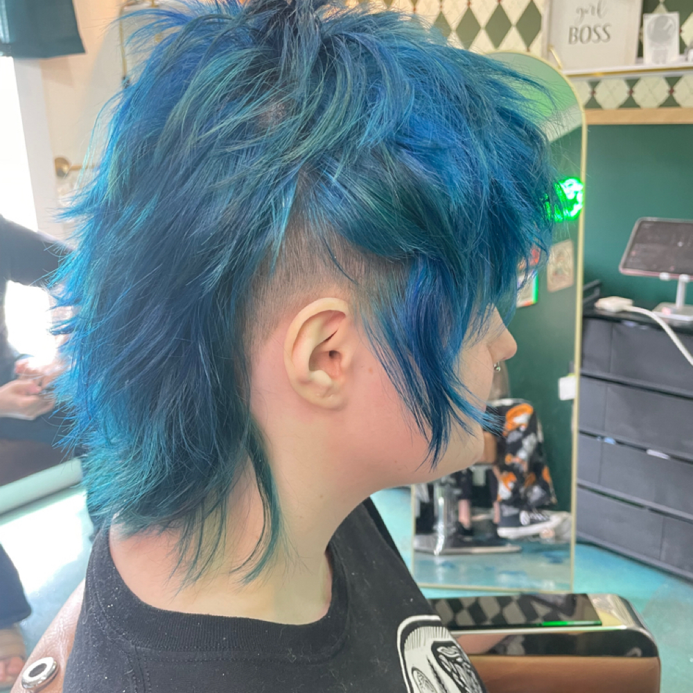 Ladies Short- Mid-Lenght Haircuts at Skeleton Key Haircuts in Simpsonville, SC