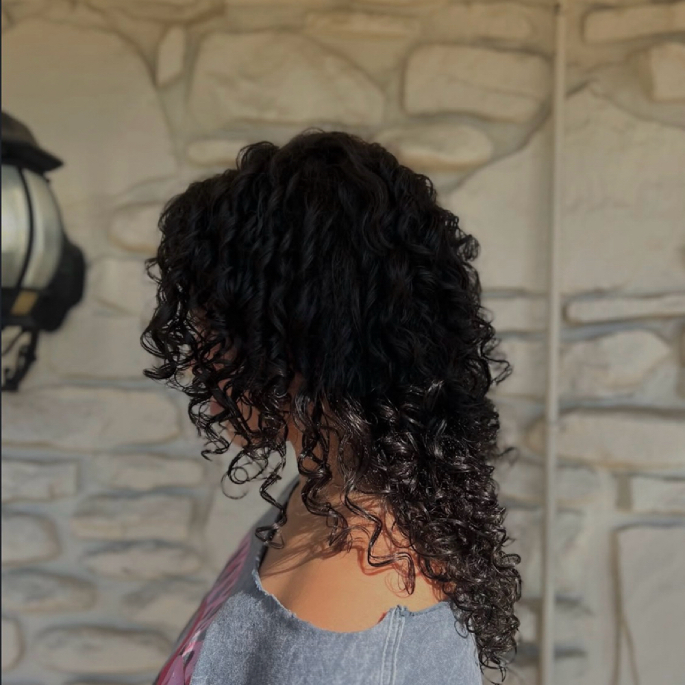 Curly Cut ⋆｡𖦹°‧★ at Heavenlyhairbylivi in Loretto, TN
