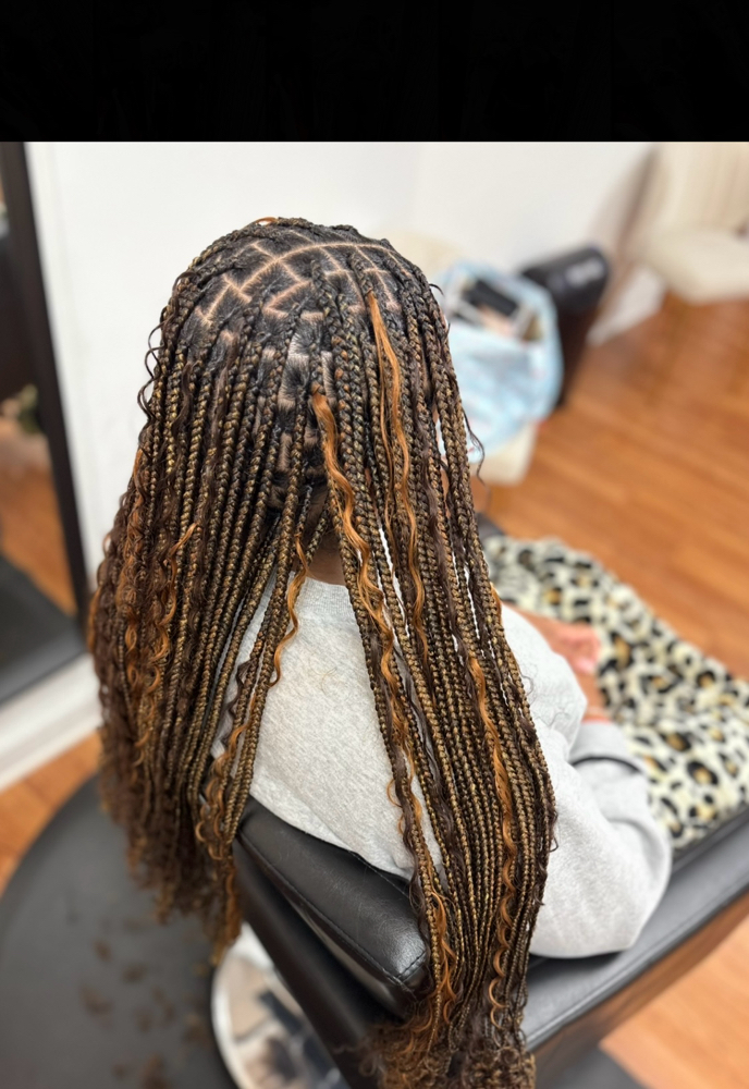 Small Knotless at Braids By Amari in Indianapolis, IN