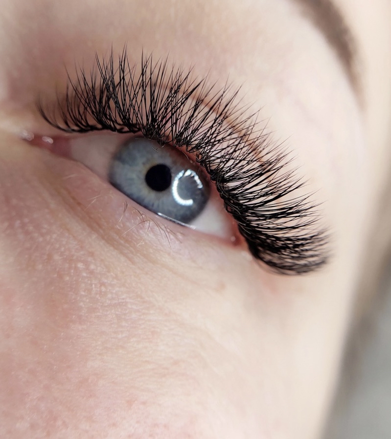 Hybrid Lashes