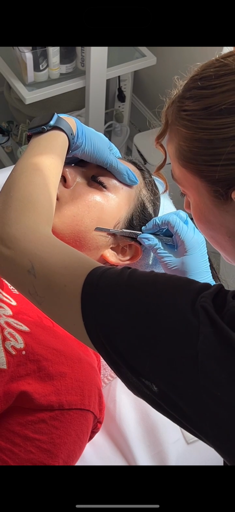 Dermaplane Express Facial