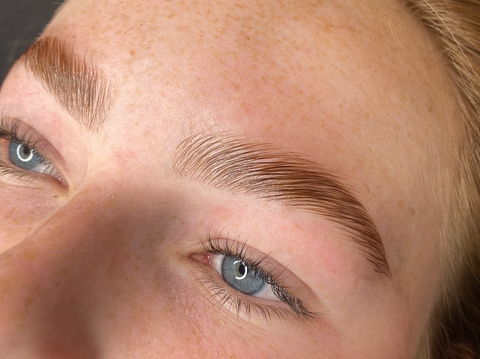 Brow Lamination (+browshaping)