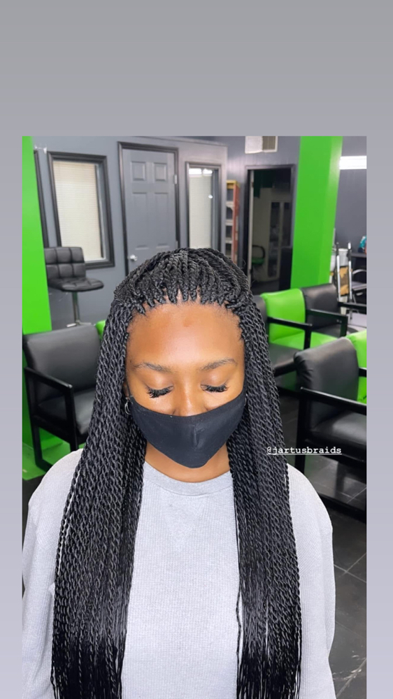 Senegalese Twists (Small/Medium) at Jartu's Braids beauty bar 🇱🇷 in Monroe, LA