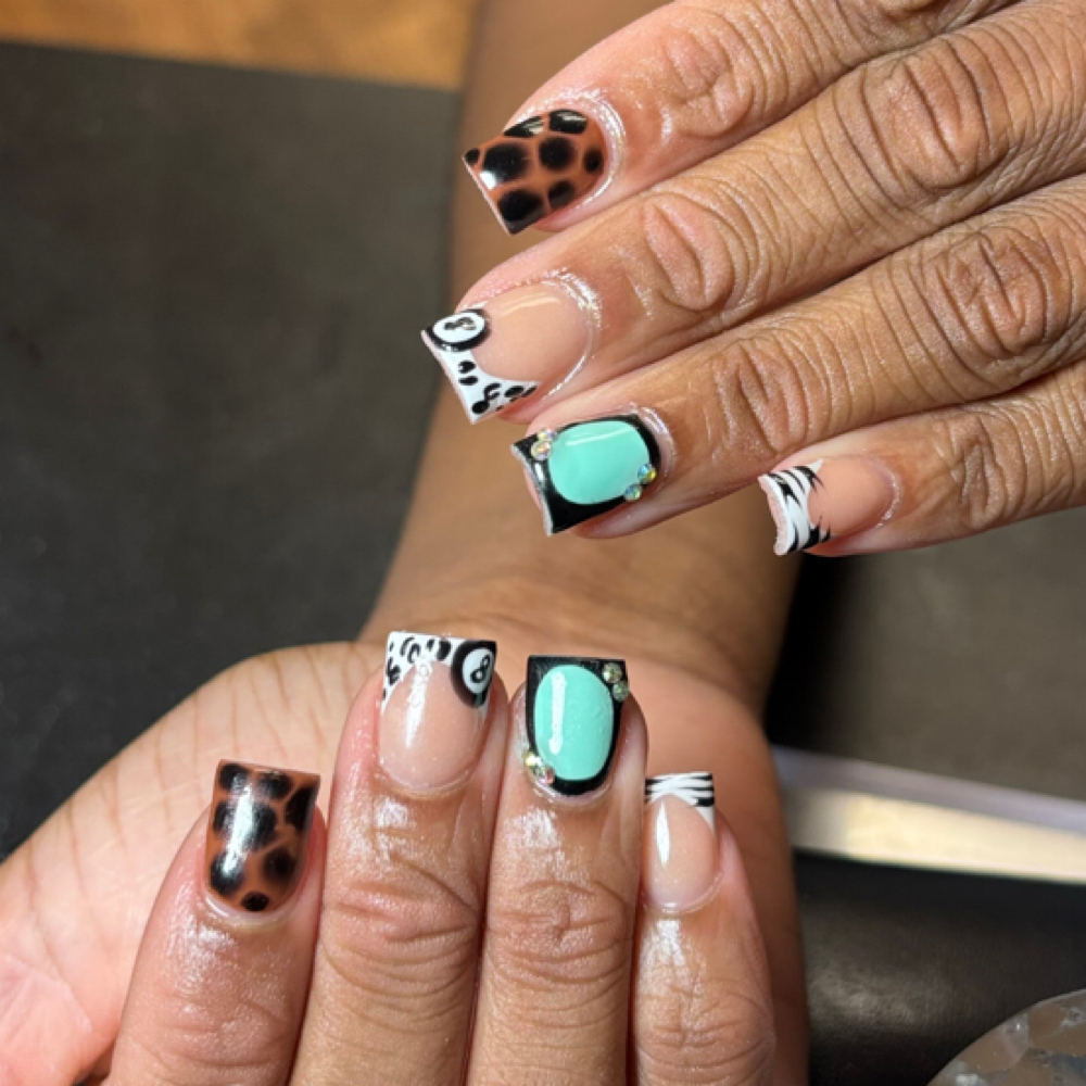 Free Style Short at Dee Renee Nails in Cahokia Heights, IL
