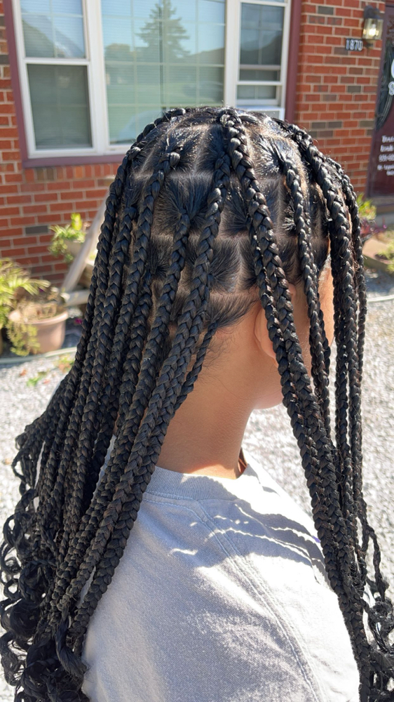 Medium Knotless ~Mid Back at Slayb.yshae in Dickson, TN