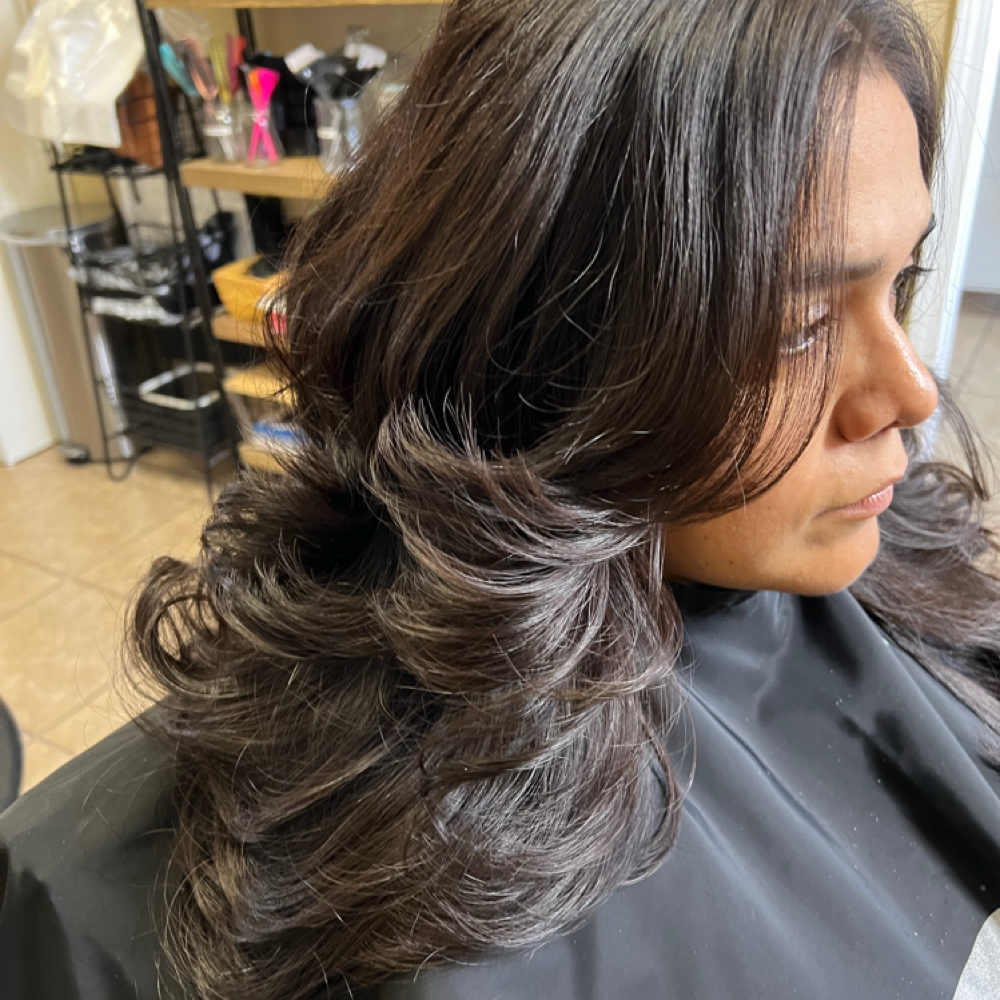 Haircut , Wash , Blowout at Mi Espacio Beauty Salon in San Juan, TX
