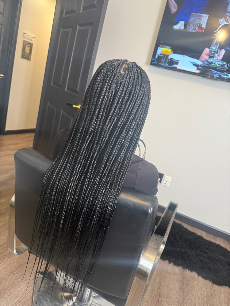 Box Knotless at XoXo Kaleaha Braids in MCDONOUGH, GA