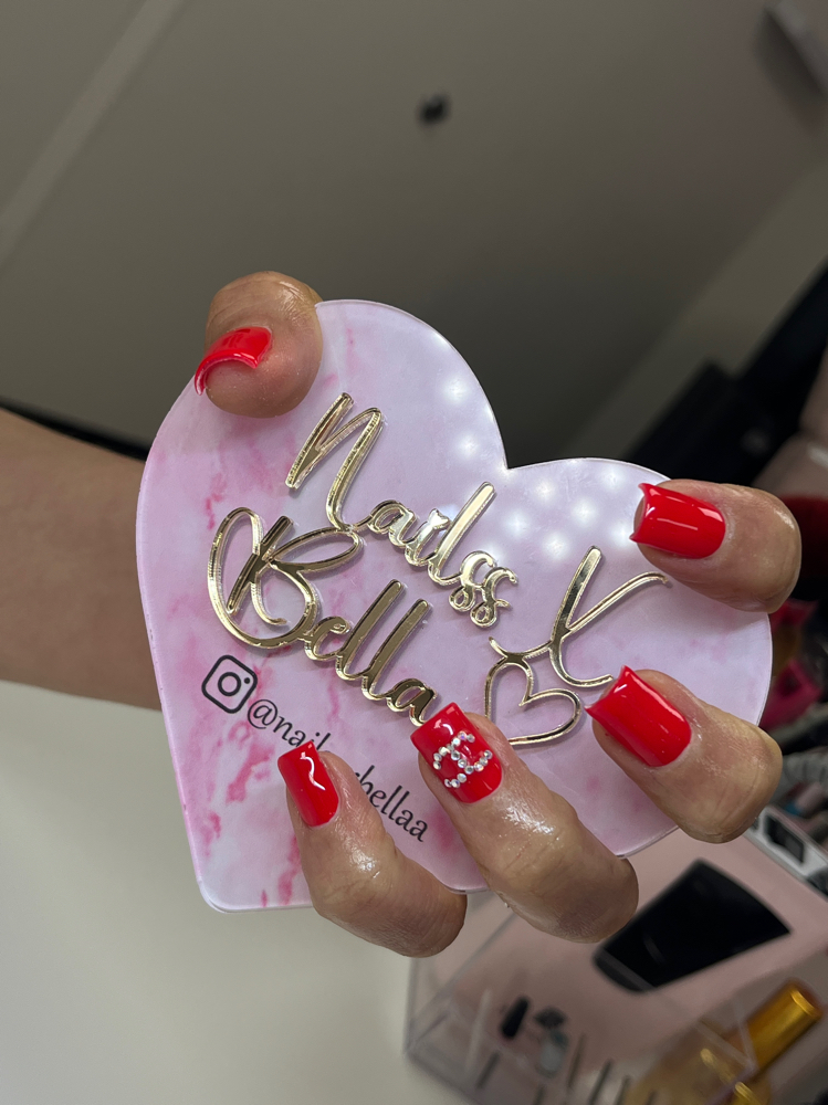 Gel polish maincure at nailssxbellaa in Henderson, NV