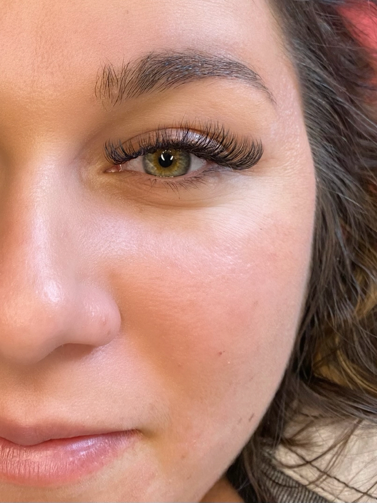 W Lash Full Set at Pretty Bond in Benson, AZ