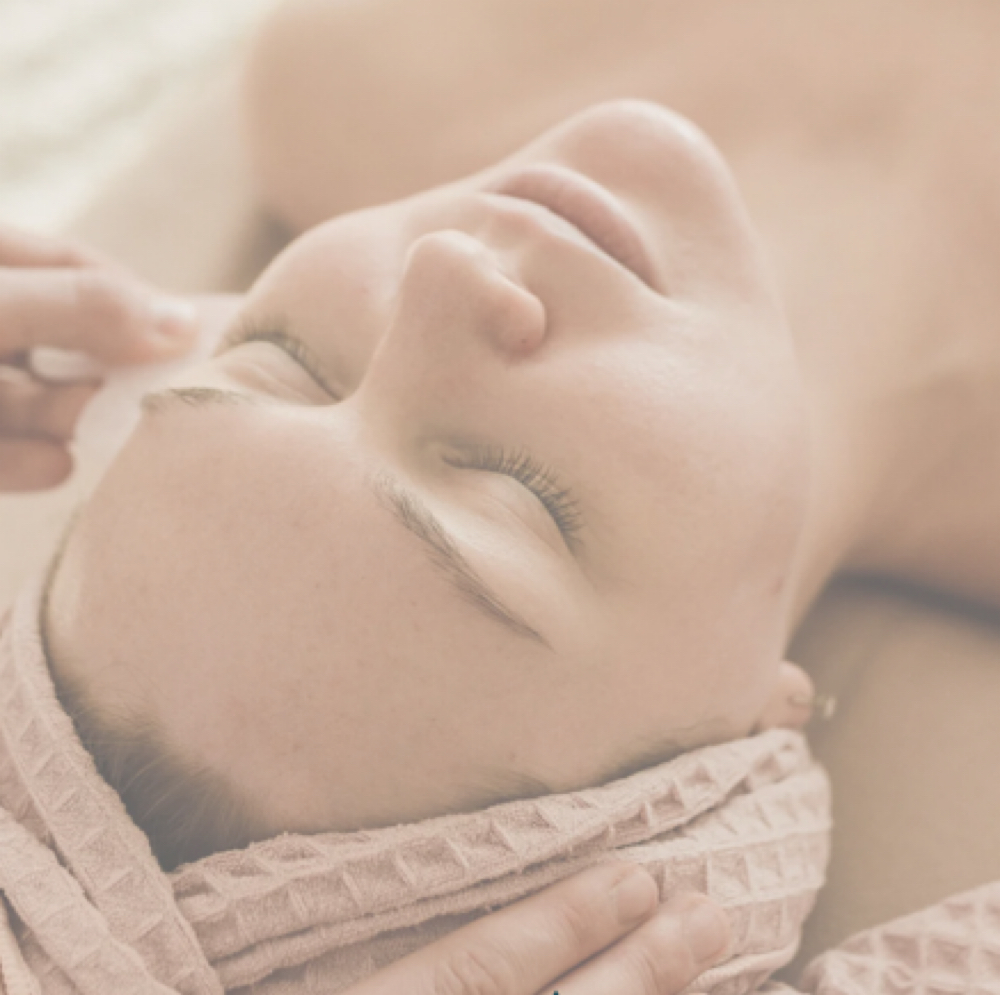 Facial Express at SiempreBellasBeautySpa in North Miami, FL