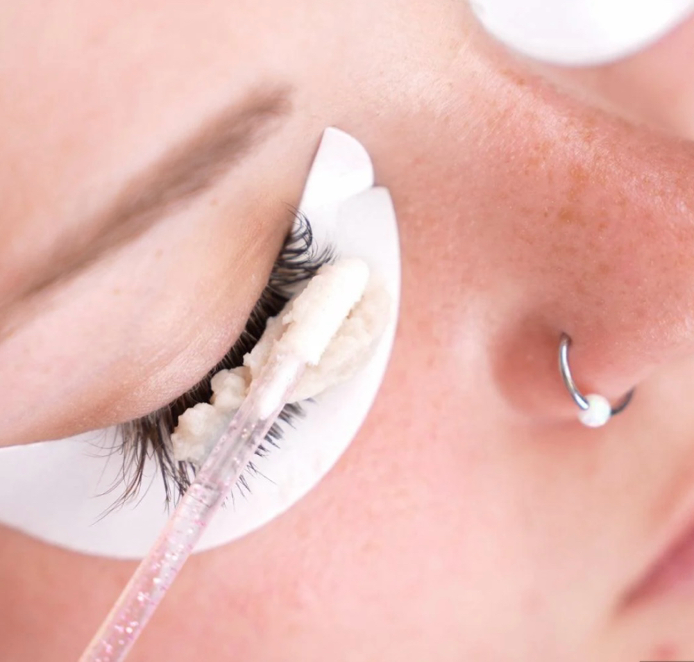 Lash Extension Removal