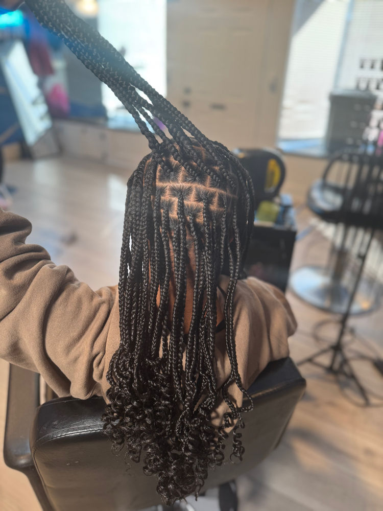 Medium Knotless