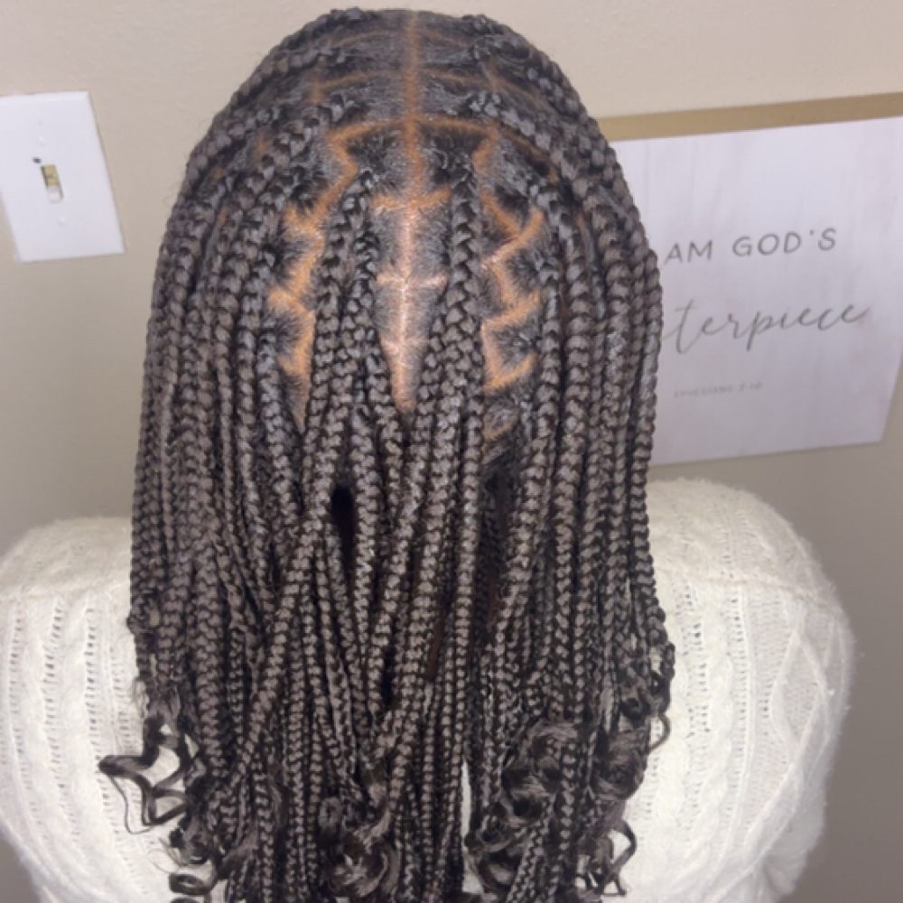 Smedium Knotless at Beauty4baeee in El Dorado, AR