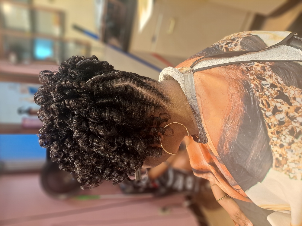 Med LengthSister Curls/tight Curls