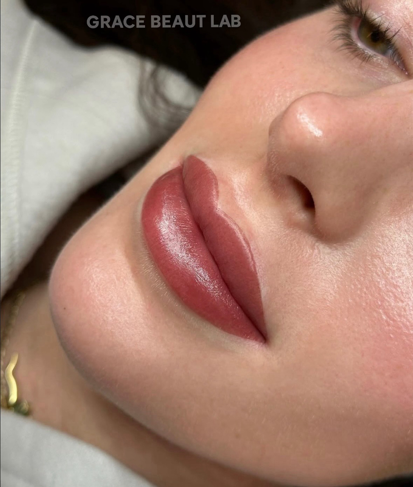 Lip Blushing Or Lip Liner