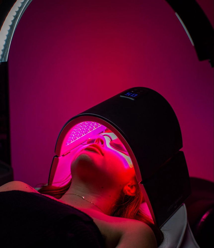 LED Light Therapy (Face & Neck)