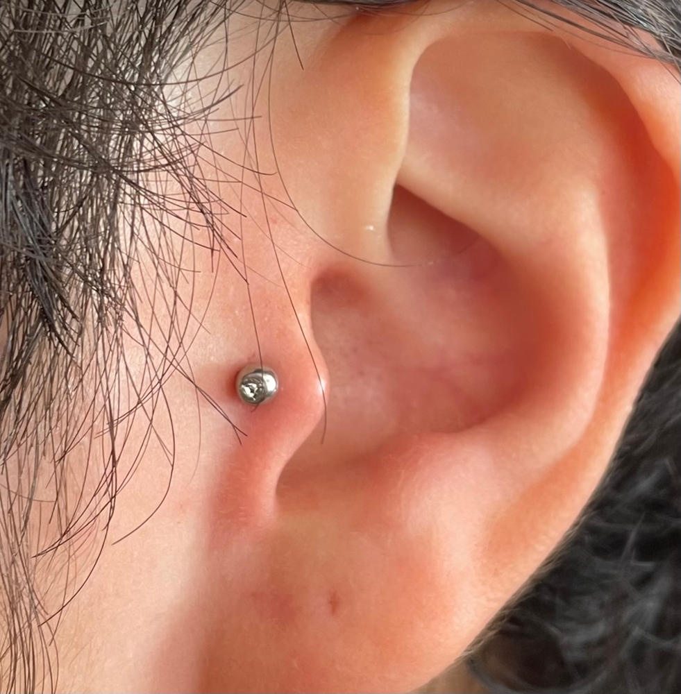 Tragus piercing