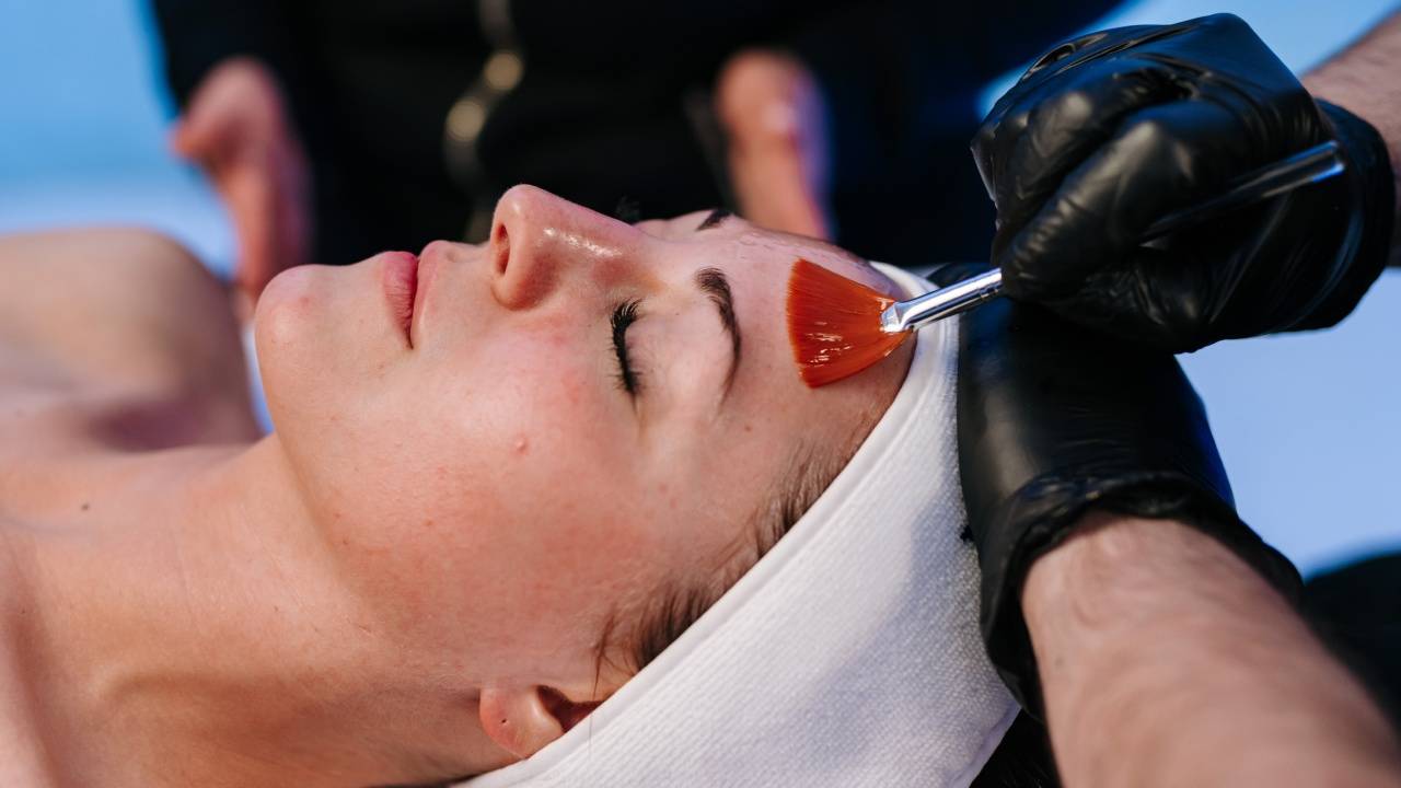 Hydrating Lactic Acid Peel Facial