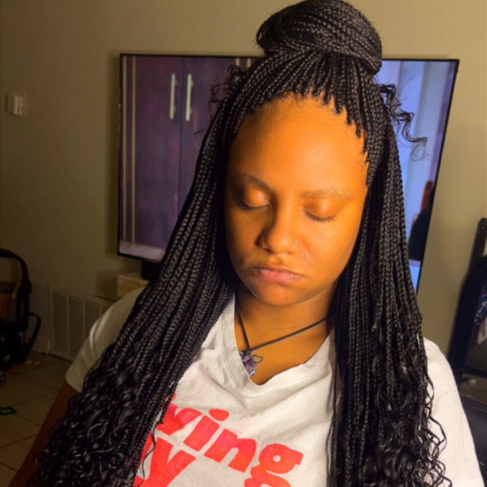 Small Goddess Box Braids at E-Money Braidz in Memphis, TN