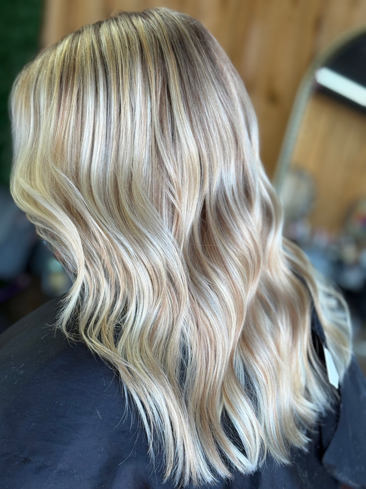 WOMEN’S CUT