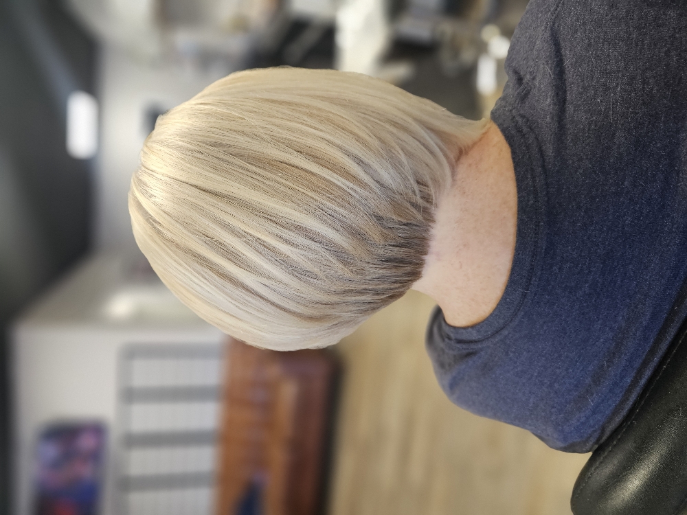 Women's Haircut at Chop it up in Akron, OH