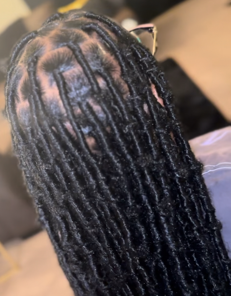 Smedium Mid Back Length Locs