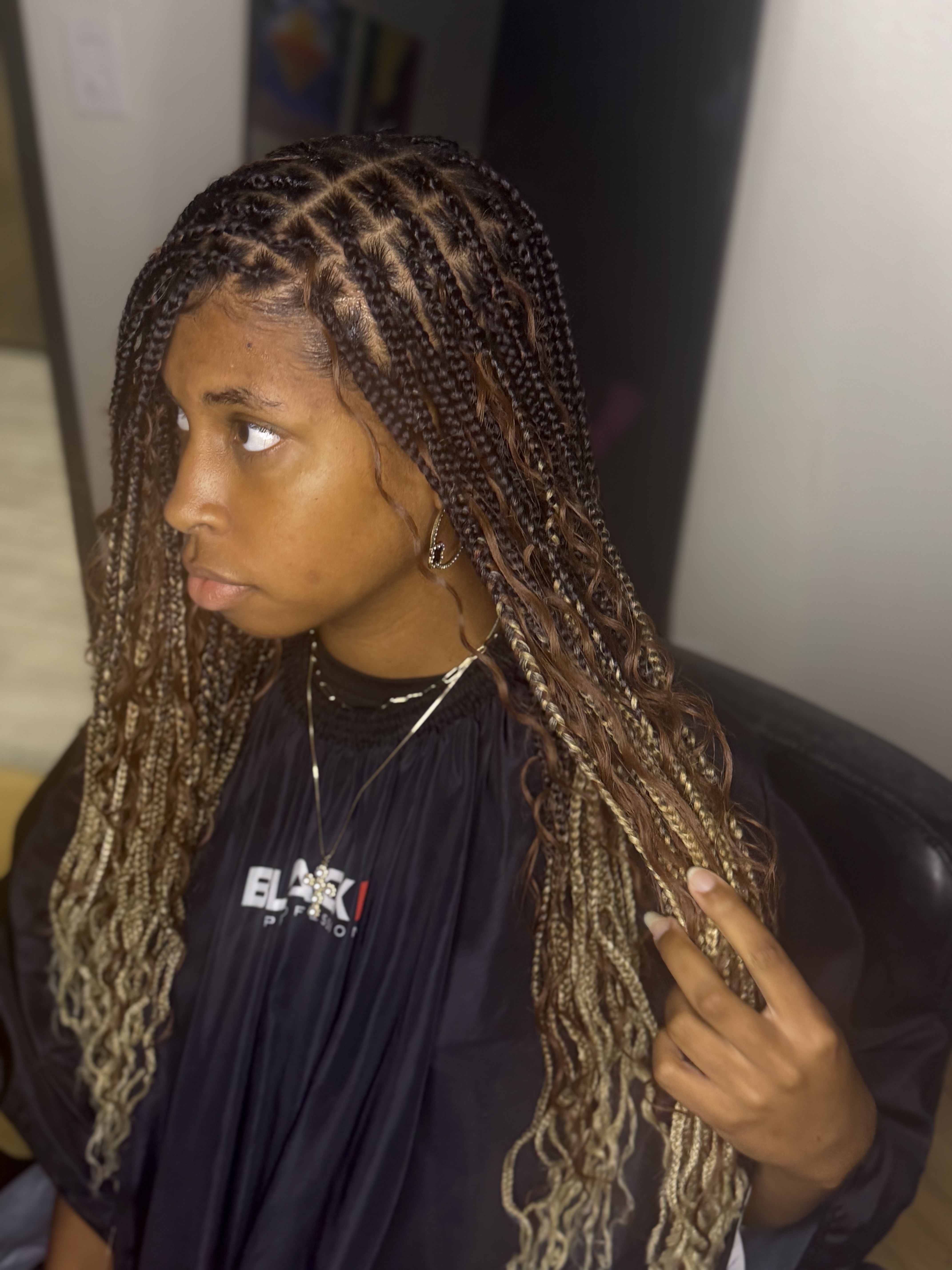 KNOTLESS BRAIDS