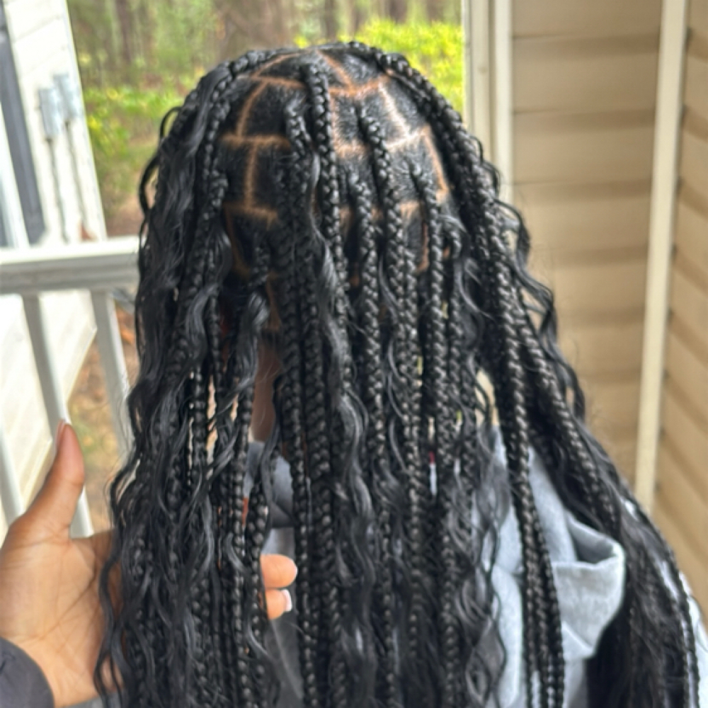 Medium Bohemian - Mid Back Length at Knotless By Mya in union city, GA