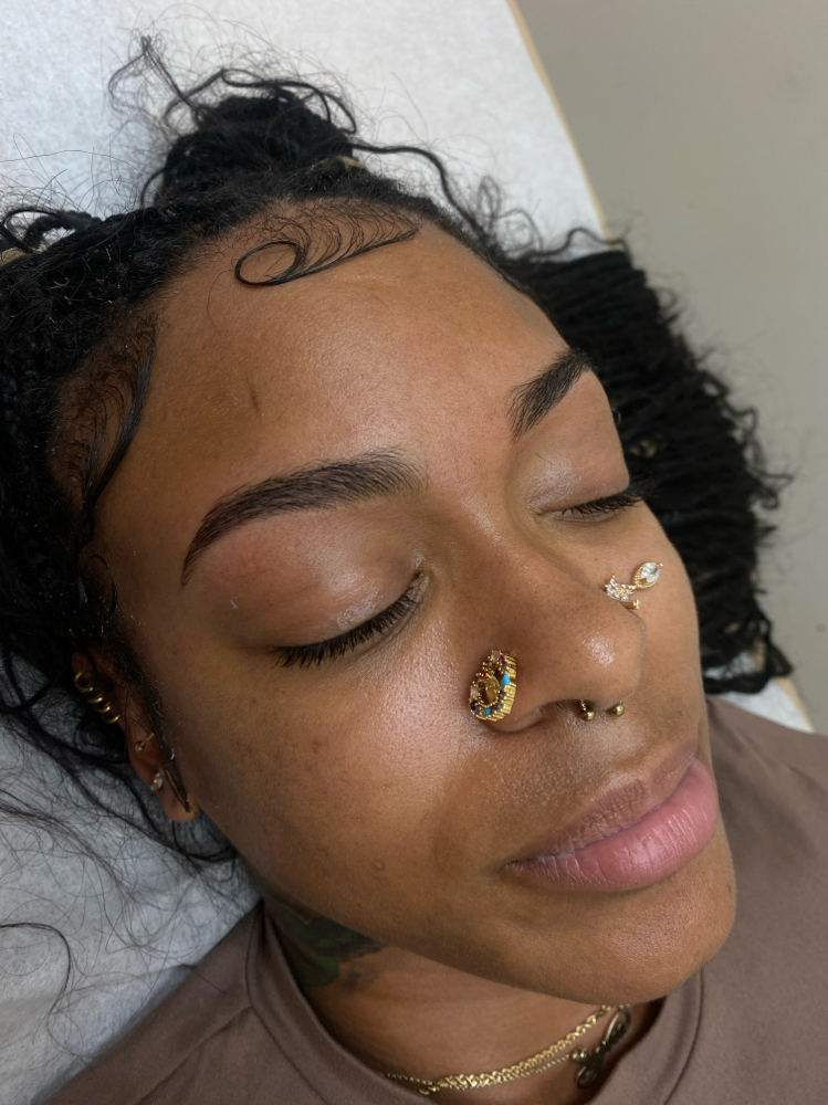 Brow sculpting (Wax)