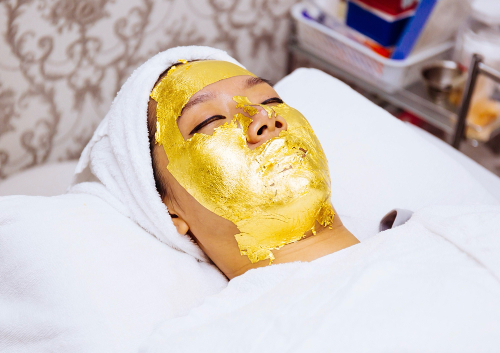 Face Lift & Luxury Gold Therapy Fac