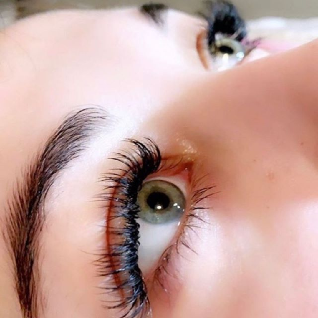 Full Set of Volume Lashes