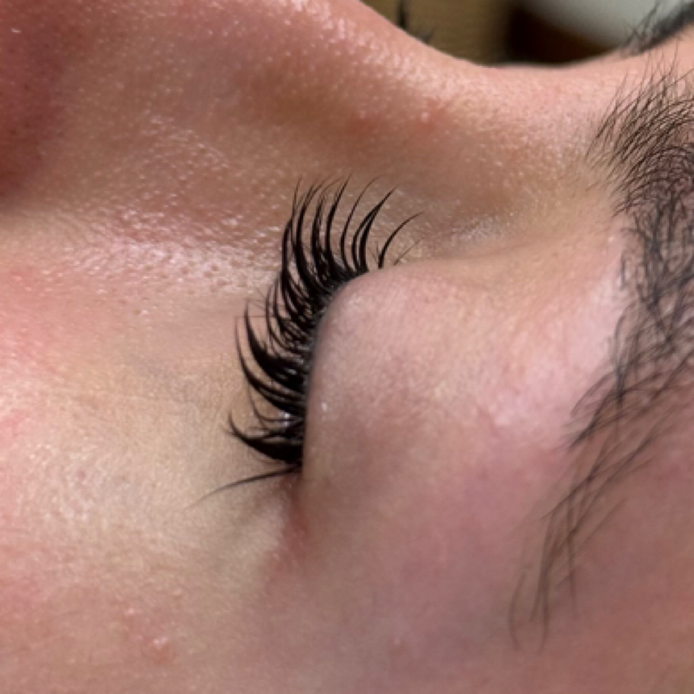 Lash Lift W/ Tint at Le' Spa in McAllen, TX