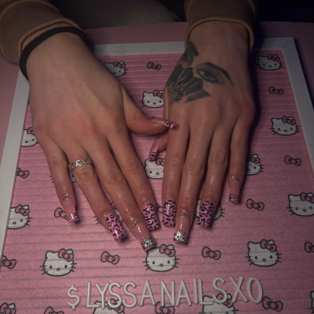 Soak Off at Lyssanailsxo in Perth Amboy, NJ