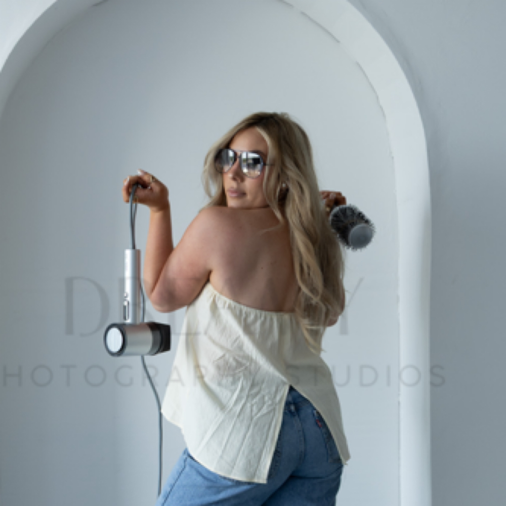 Bombshell Blowout With Angela at ArtistryXAngela in Midland, TX