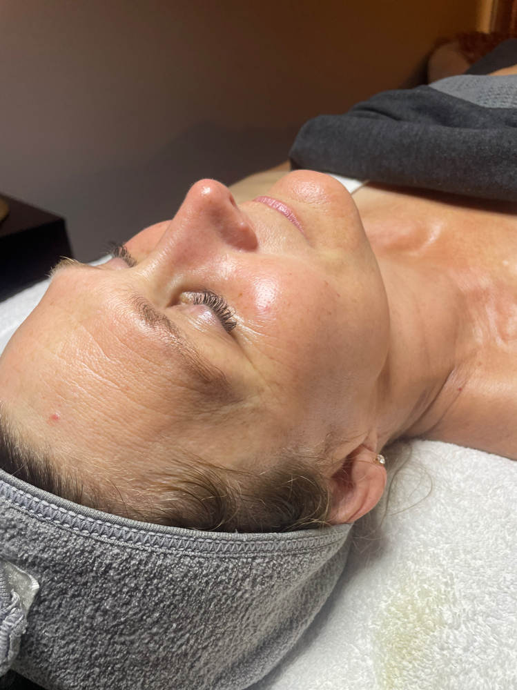 Dermaplane Custom Facial