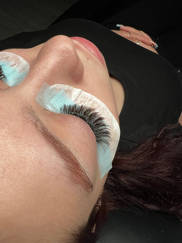 Brown Lash Special 🤎 at Luxxory.Arts in San Antonio, TX