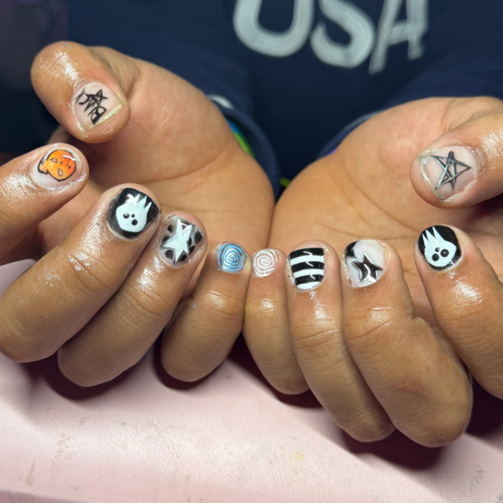 gel manicure with design at Slayed by Sarah in Muncie, IN
