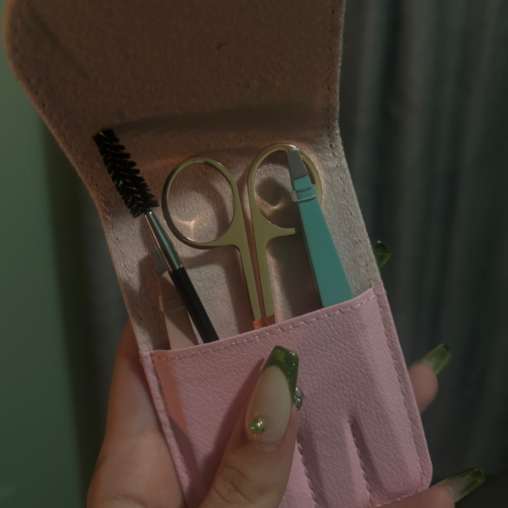 Eyebrow Wax at Black Kat Wax in Olney, IL