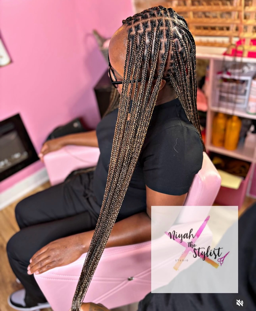 Small/X Small Length at NiyahTheStylist in Chicago, IL