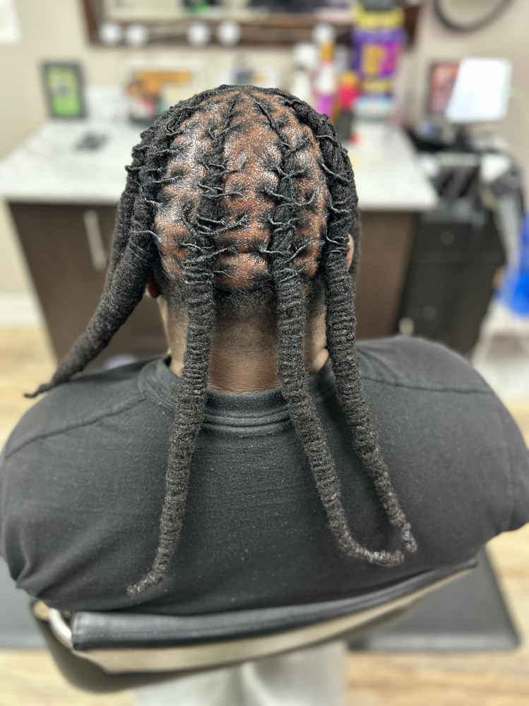 Loc Style at Ja’Tae Style Studio LLC in Euclid, OH