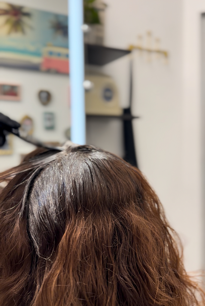 Selena - Root color