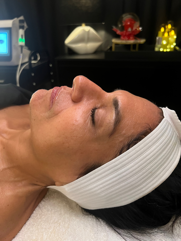 Kims Signature Facial