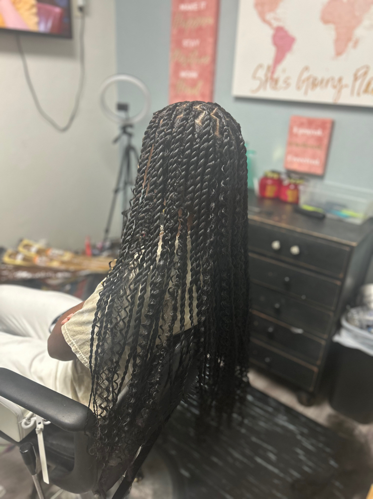 Medium Island Twist (hair incl)