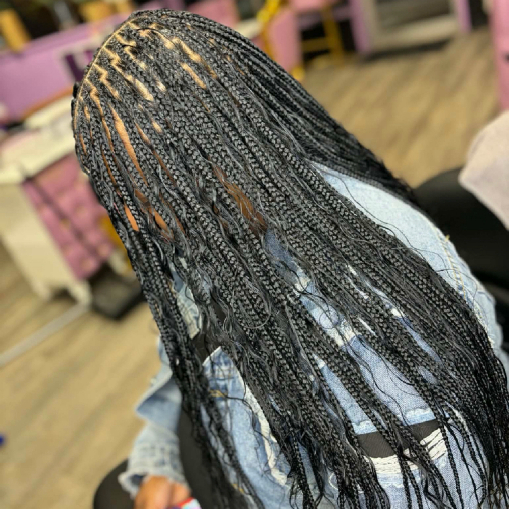 Luxury Knotless Braids at The Hustlers Palace Salon in Whitehall, OH