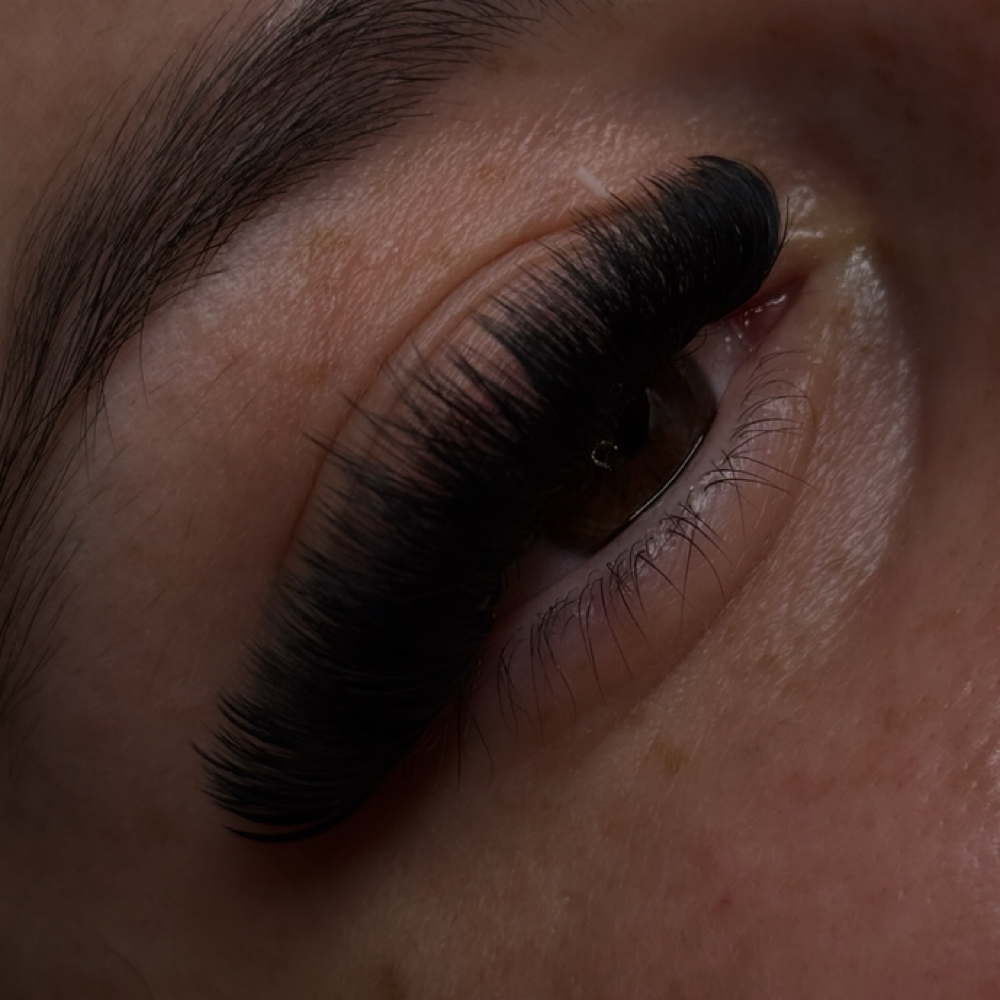 Mega Volume 2 Week Fill at Heavenly Skyn & Luxury Lashes in Blawnox, PA