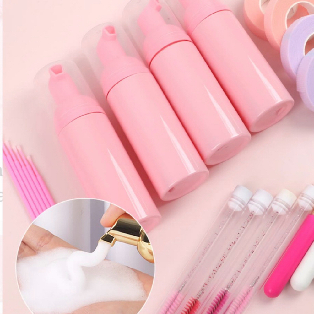 Eyelash Shampoo at Doliveira Aesthetics in Cumberland, IN