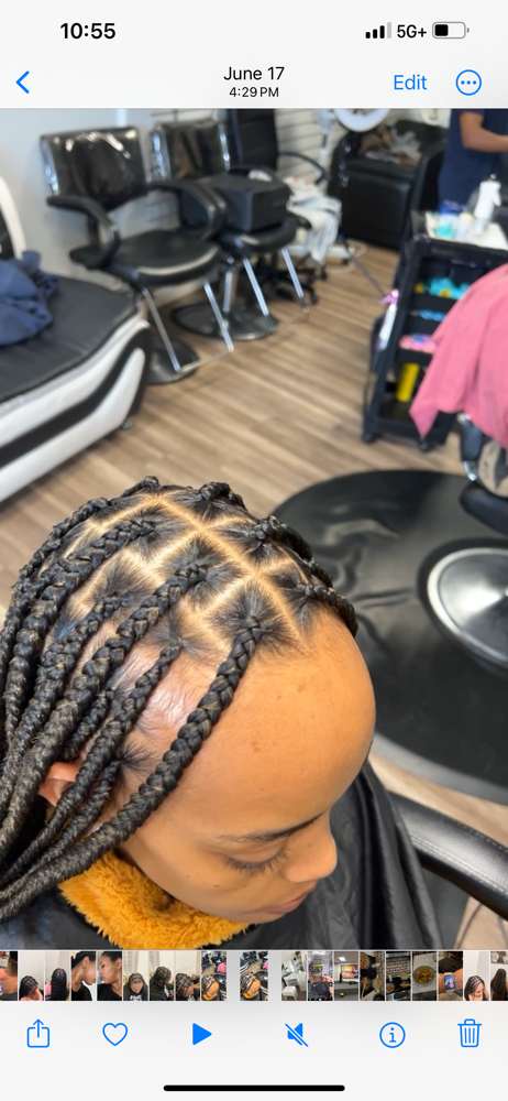 Medium Knotless Braids at Braidsby_hami in Seattle, WA